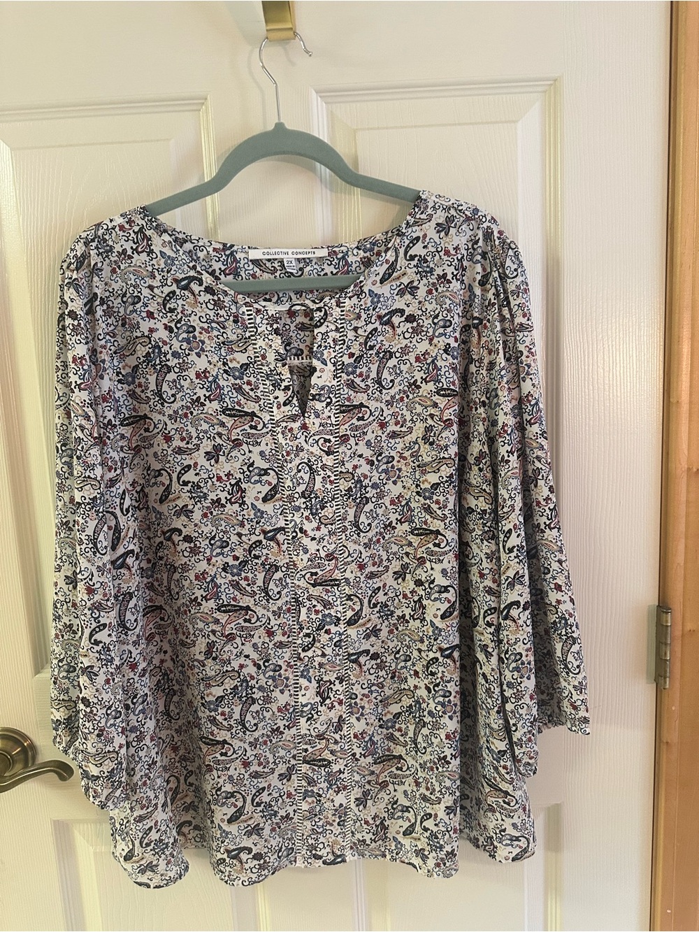 Collective Concepts White Paisley Print Long Sleeve Tunic 2X